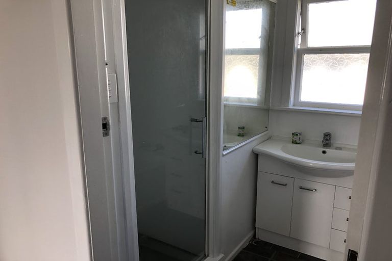 Photo of property in 1 Surrey Street, Manurewa, Auckland, 2102