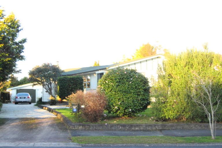 Photo of property in 15 Berkley Avenue, Hillcrest, Hamilton, 3216