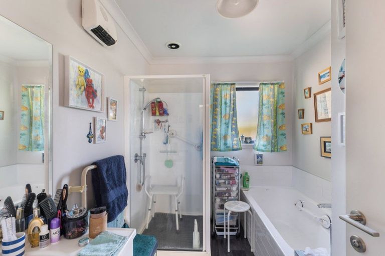 Photo of property in 2/14 Omata Road, Westown, New Plymouth, 4310