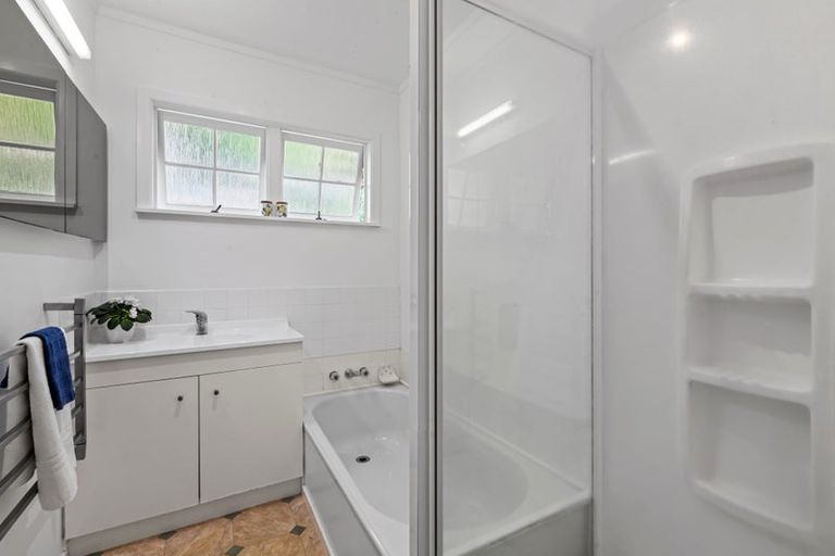 Photo of property in 3 Awaruku Road, Torbay, Auckland, 0630