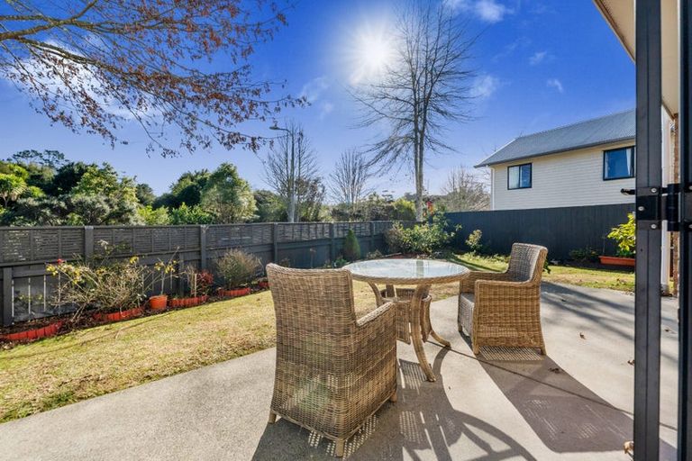 Photo of property in 7 Newfound Way, Glen Eden, Auckland, 0602