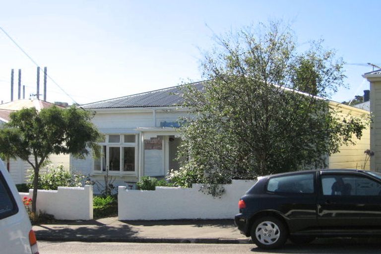 Photo of property in 15 Somerset Avenue, Newtown, Wellington, 6021