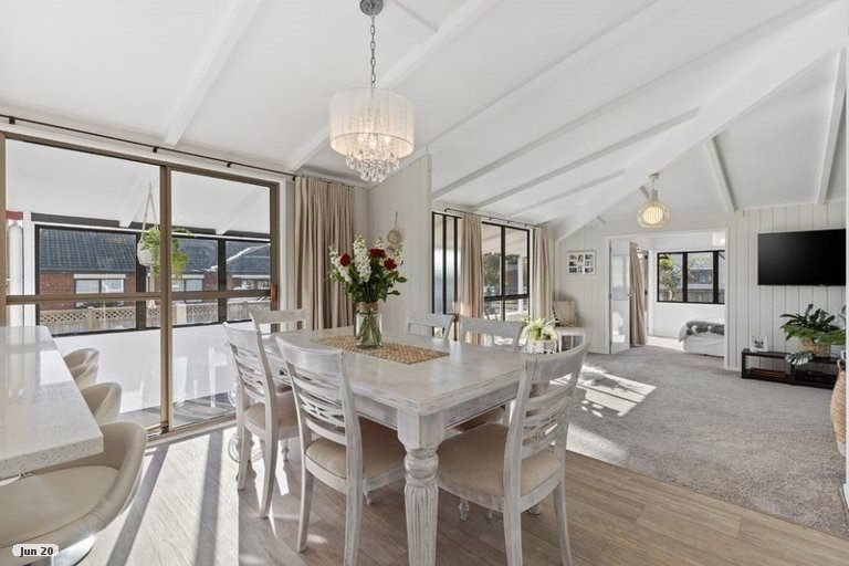 Photo of property in 23 Ferndale Drive, Kawakawa Bay, Papakura, 2585