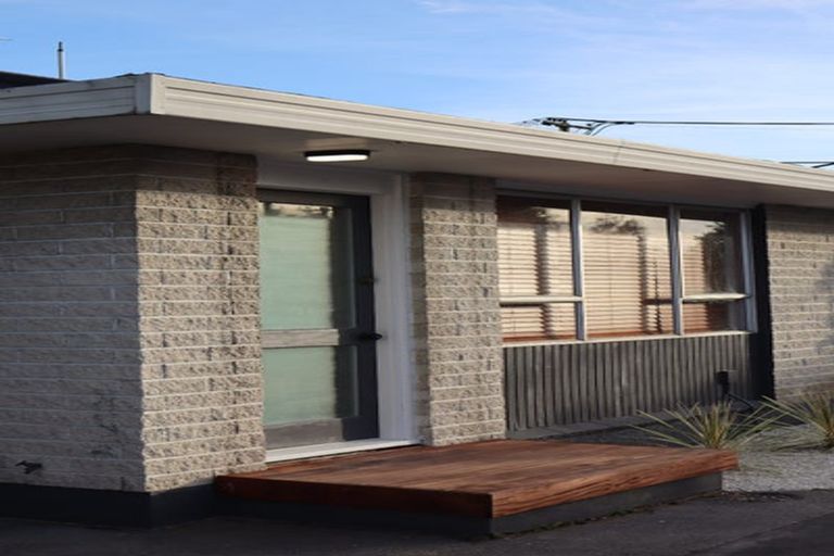 Photo of property in 2/8 Sylvan Street, Hillmorton, Christchurch, 8024