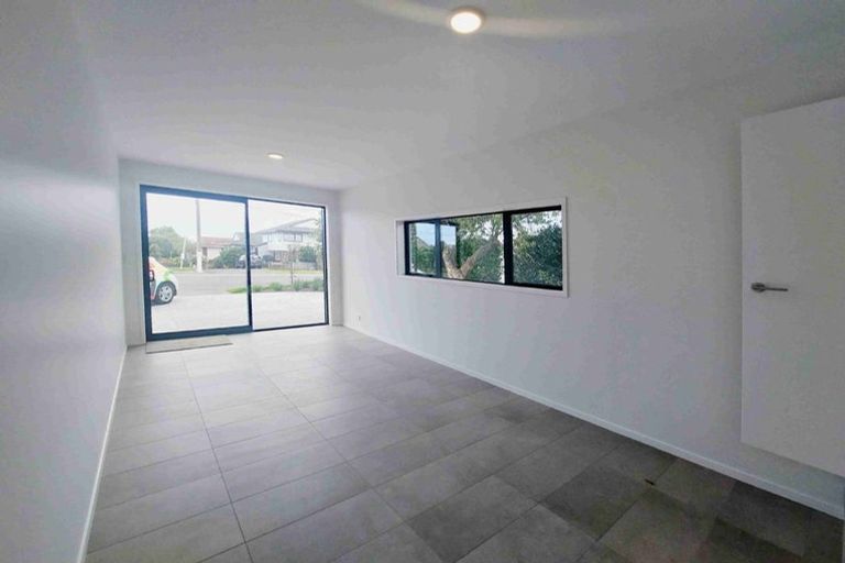 Photo of property in 122a Bucklands Beach Road, Bucklands Beach, Auckland, 2012