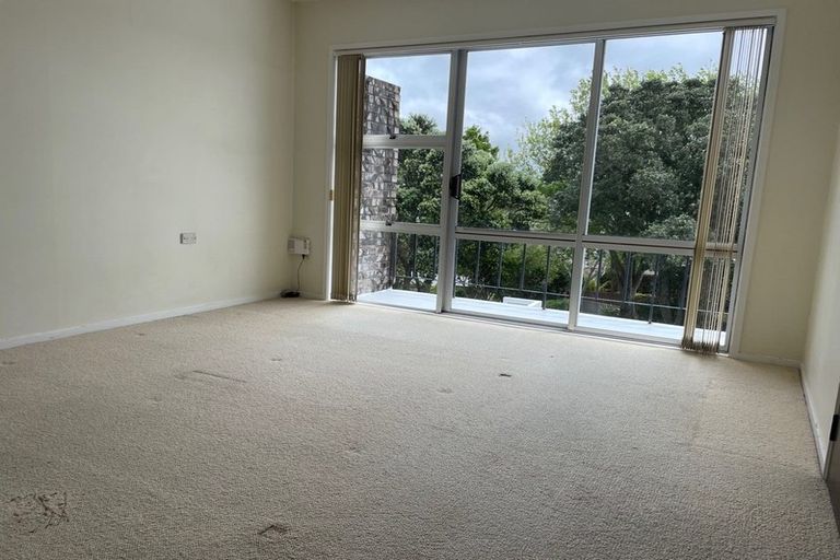 Photo of property in 1/37 Shanaway Rise, Hillcrest, Auckland, 0627