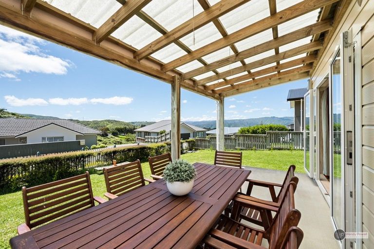 Photo of property in 5 Aran More Place, Belmont, Lower Hutt, 5010