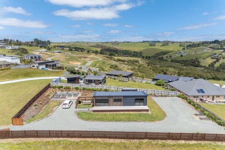 Photo of property in 6 Oden Hill, Coopers Beach, 0420