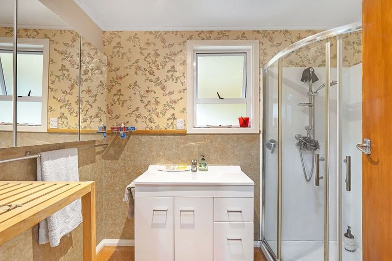 Photo of property in 43 Fookes Street, Waverley, 4510