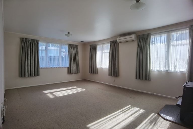 Photo of property in 31 Rangituhi Crescent, Takapuwahia, Porirua, 5022