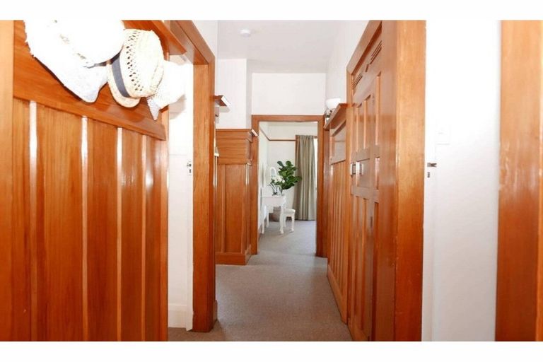 Photo of property in 8 Freyberg Avenue, Riccarton, Christchurch, 8011