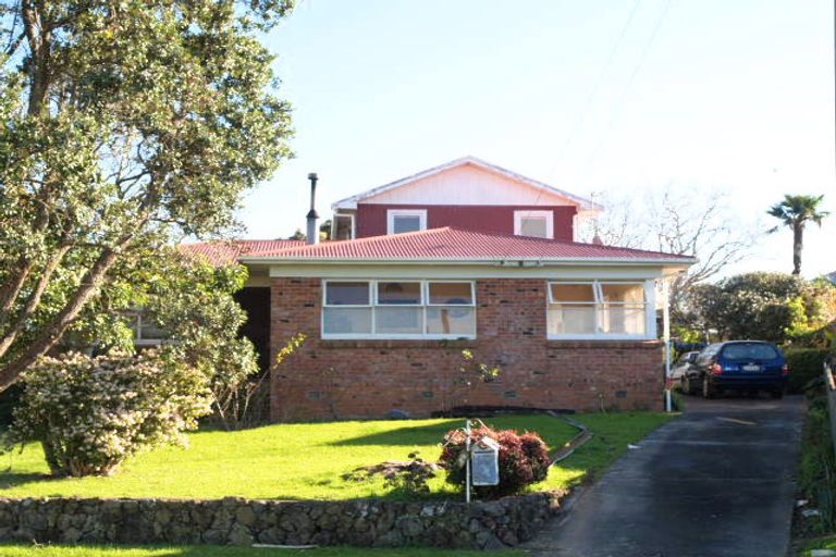 Photo of property in 20 Halswell Street, Mangere East, Auckland, 2024