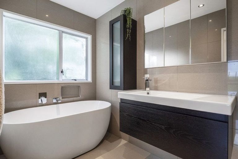 Photo of property in 12 Whitehills Road, Waitoki, Silverdale, 0994