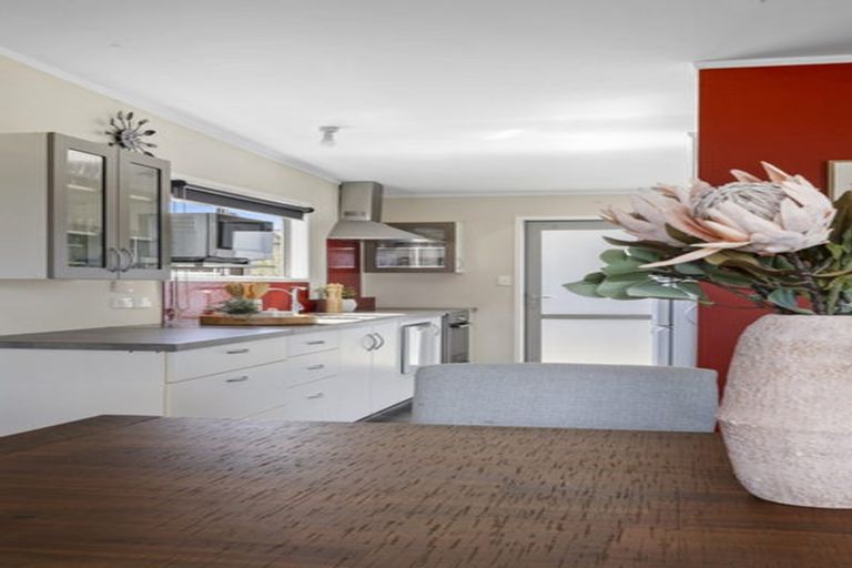 Photo of property in 6 Mace Street, Waitara, 4320