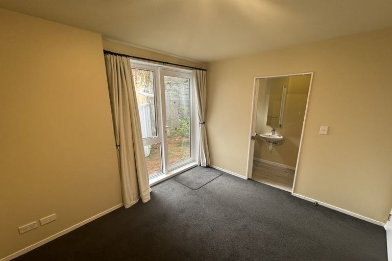 Photo of property in Pirie Street Townhouses, 20/35 Pirie Street, Mount Victoria, Wellington, 6011