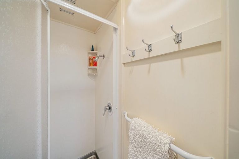 Photo of property in 17 Deller Grove, Silverstream, Upper Hutt, 5019