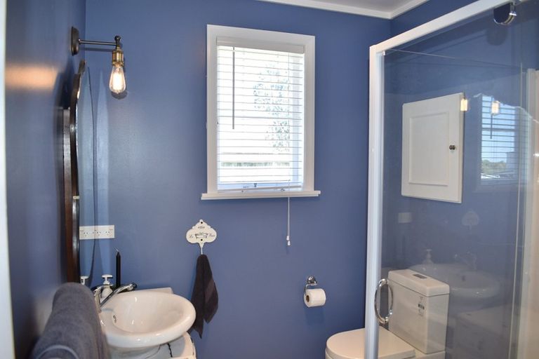 Photo of property in 60 Sarah Street, Waikawa Beach, Levin, 5573