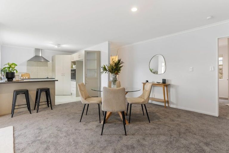 Photo of property in 14 Exotic Place, Massey, Auckland, 0614