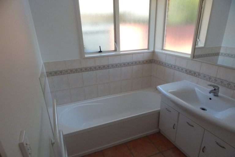 Photo of property in 4/135 Brookside Terrace, Bryndwr, Christchurch, 8053