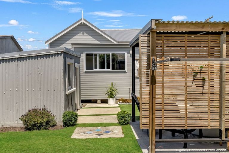 Photo of property in 14 Lowther Street, Whanganui, 4500