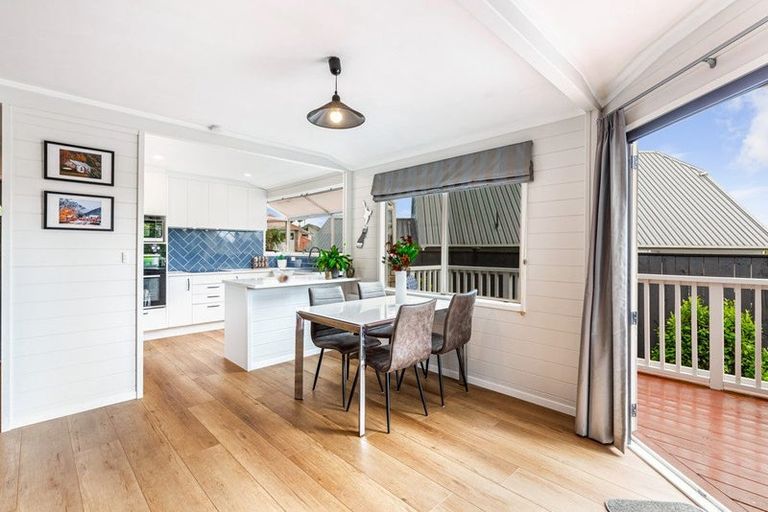 Photo of property in 1/12 Ballini Rise, West Harbour, Auckland, 0618