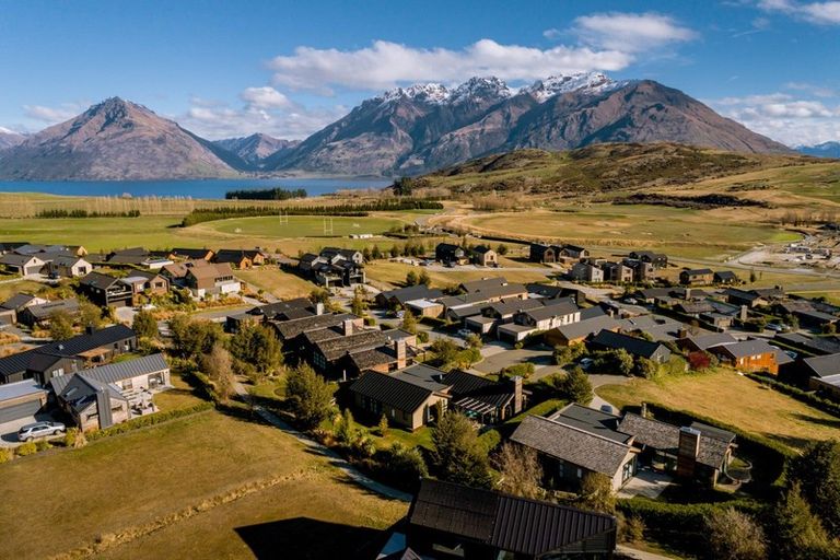 Photo of property in 8 Jackby Court, Jacks Point, Queenstown, 9371