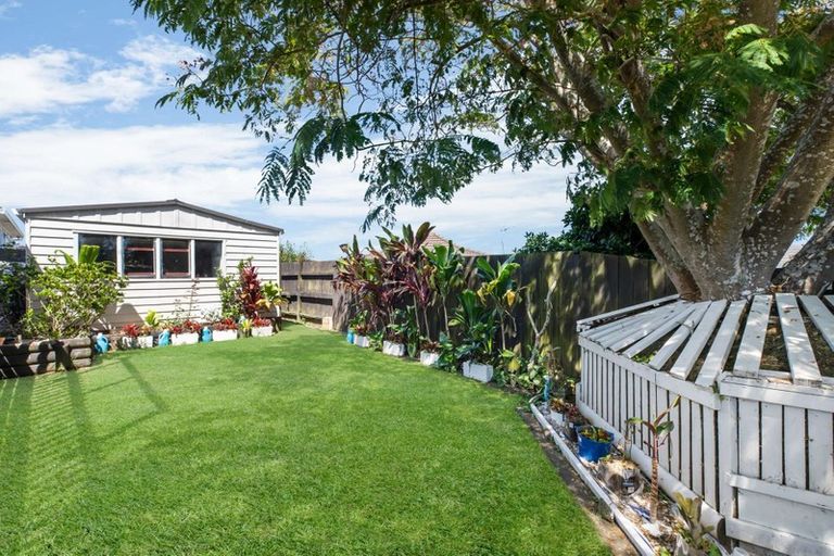 Photo of property in 2/23 Silver Creek Road, Weymouth, Auckland, 2103