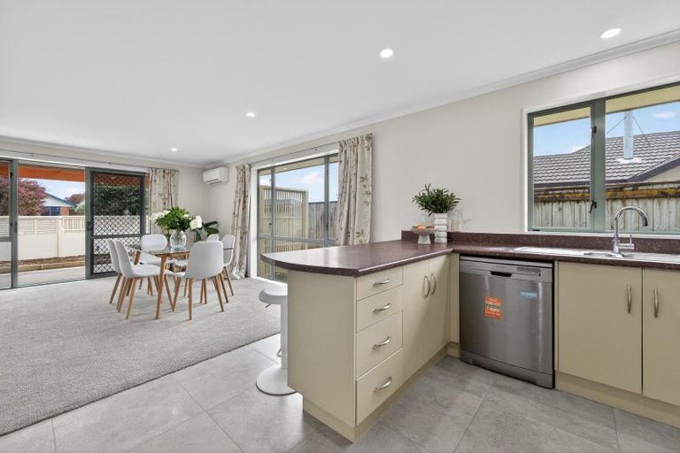 Photo of property in 42 Brooklyn Heights Drive, Kelvin Grove, Palmerston North, 4414