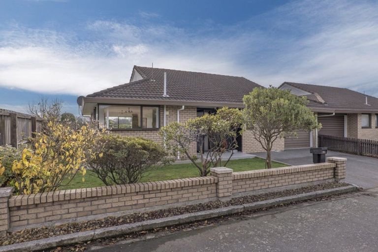 Photo of property in 1/18 Sheraton Place, Redwood, Christchurch, 8051
