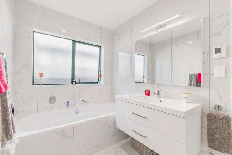 Photo of property in 59a Puriri Road, Pukekohe, 2120