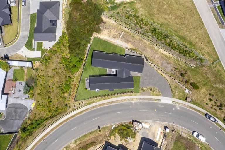 Photo of property in 75 Oak Road, Poraiti, Napier, 4112