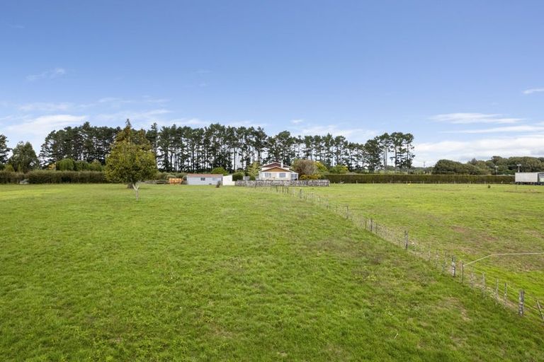 Photo of property in 155 Cross Road, Lepperton, New Plymouth, 4373