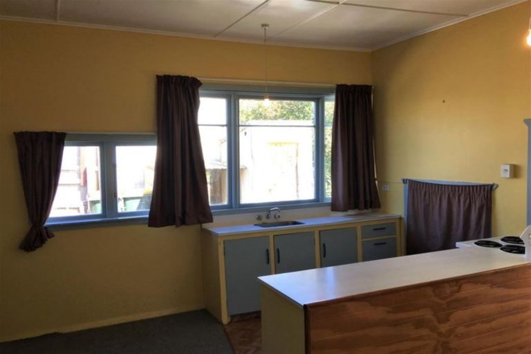 Photo of property in 69 Salcombe Street, Kaitangata, 9210