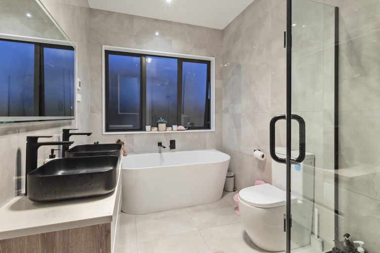 Photo of property in 219 Matua Road, Kumeu, 0810