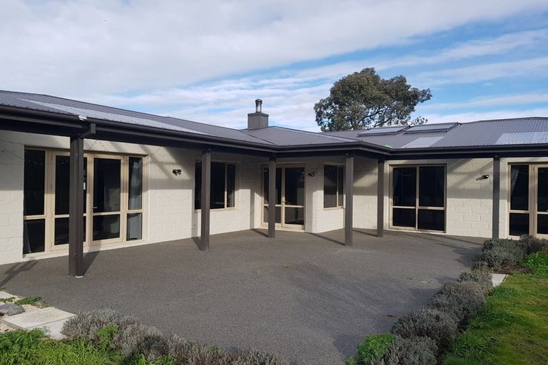 Photo of property in 70 Queens Avenue, Waikuku Beach, 7402
