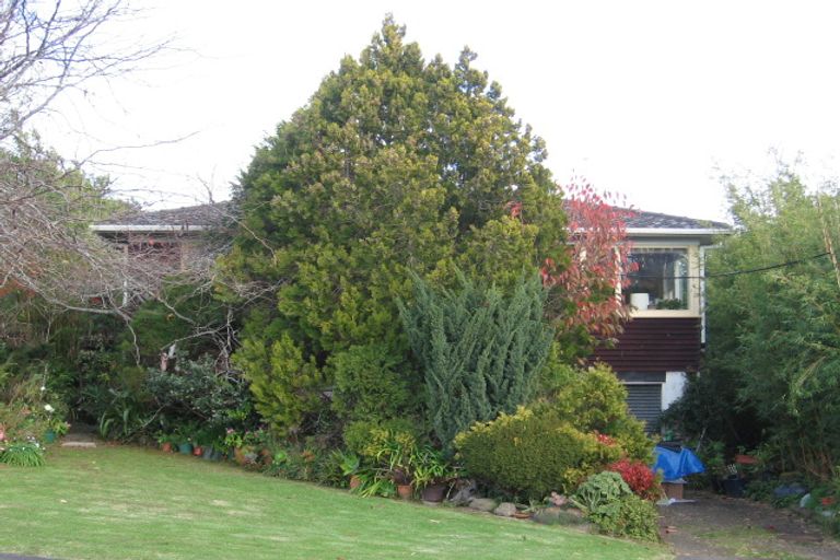 Photo of property in 56 Taipari Road, Te Atatu Peninsula, Auckland, 0610