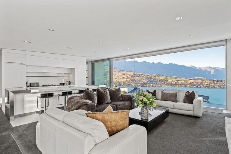 Photo of property in 74 Panorama Terrace, Queenstown, 9300