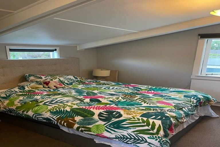 Photo of property in 13 Rickards Place, New Lynn, Auckland, 0600