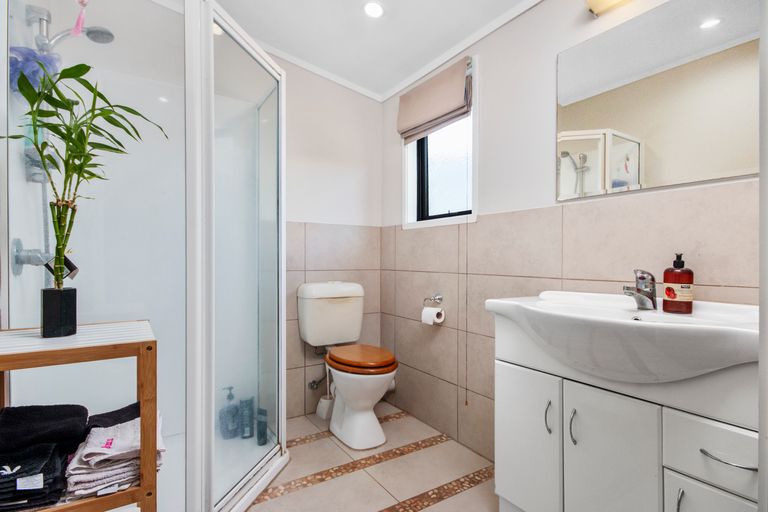 Photo of property in 106 Queen Street, Waiuku, 2123