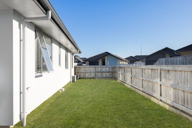 Photo of property in 16 Kanapa Close, Papamoa, 3118