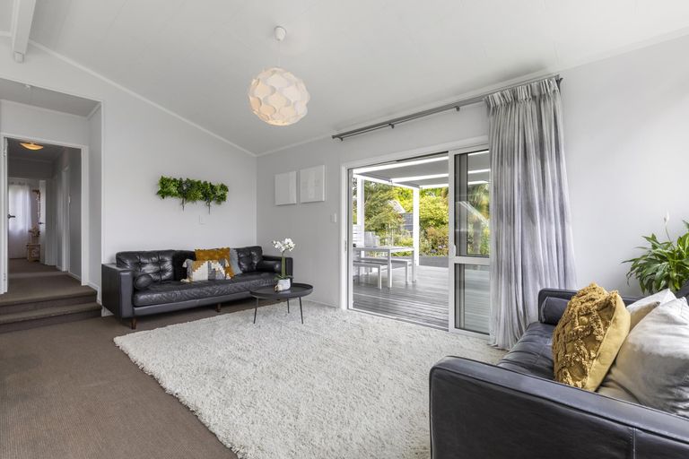 Photo of property in 22 Ashcroft Avenue, Mangere Bridge, Auckland, 2022