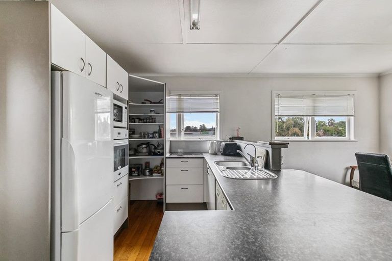 Photo of property in 12-14 Clevedon Road, Papakura, 2110