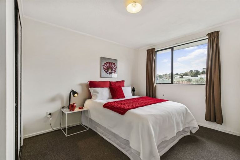 Photo of property in 2/61 Redcrest Avenue, Red Hill, Papakura, 2110