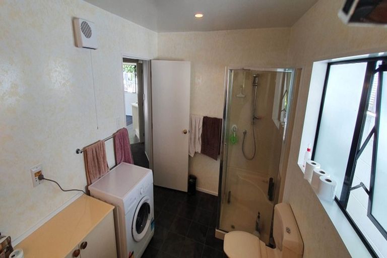 Photo of property in 68a Vipond Road, Stanmore Bay, Whangaparaoa, 0932