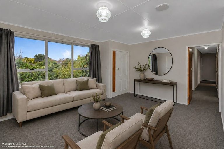 Photo of property in 10 Gannet Place, One Tree Point, 0118