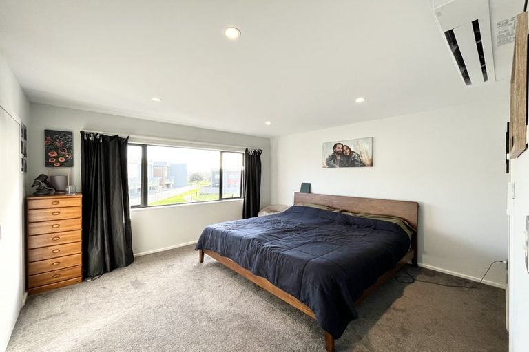 Photo of property in 42 Bordeaux Parade, Te Atatu South, Auckland, 0610