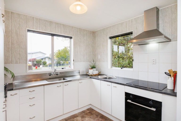 Photo of property in 11a Apollo Parade, Milson, Palmerston North, 4414