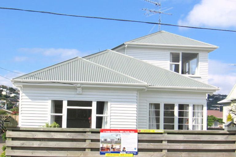 Photo of property in 18 Stone Street, Miramar, Wellington, 6022