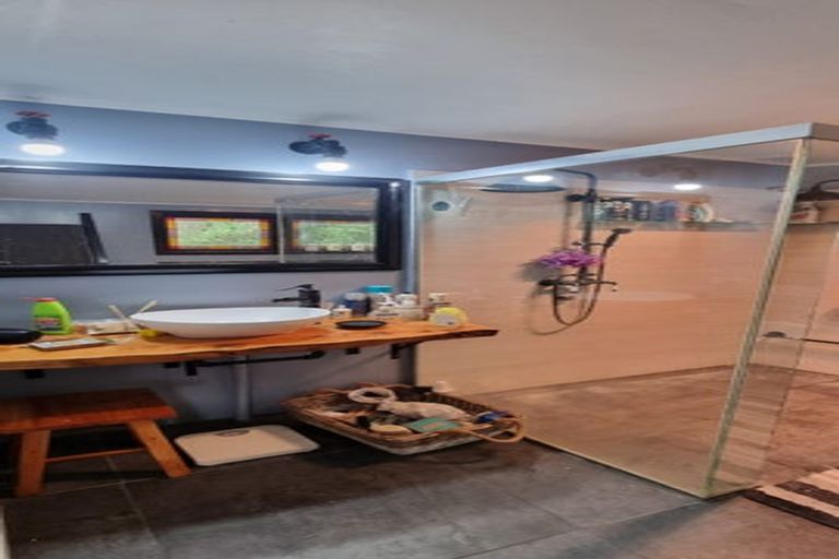 Photo of property in 150 Wirihana Road, Hawera, 4674