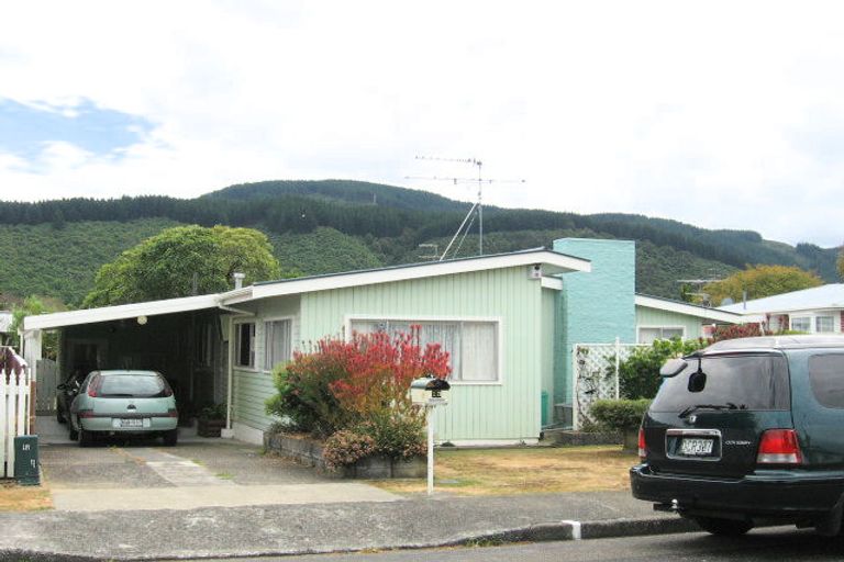 Photo of property in 13 Ruru Crescent, Heretaunga, Upper Hutt, 5018